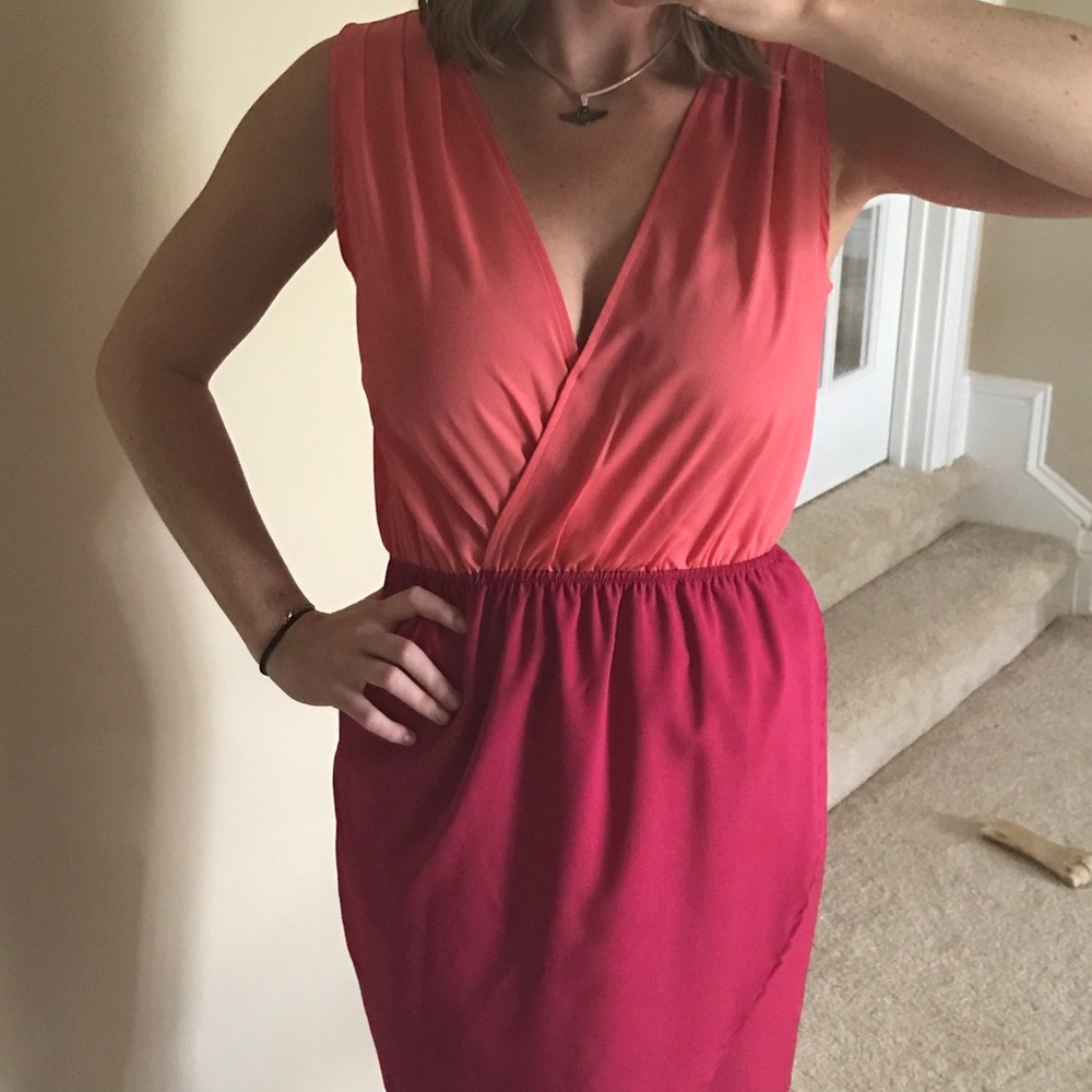 Pink V-Dress - Picture 5 of 5